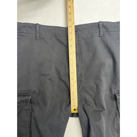Levis Mens Cargo Shorts Size 40 Black Baggy Skater Y2K Grunge Flap Pockets - Picture 4 of 16